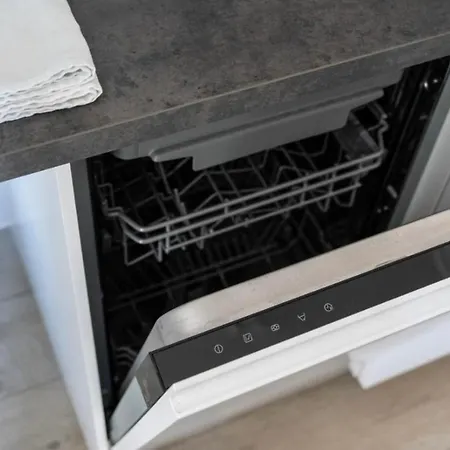 Wellness - Self Check-in & Access بروناتي